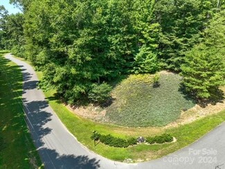 2409 Ginseng Ln, Lenoir, NC 28645