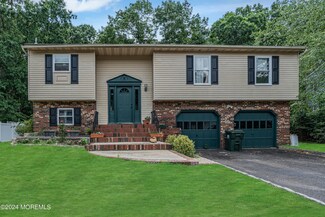9 Cannon Ball Dr, Howell, NJ 07731