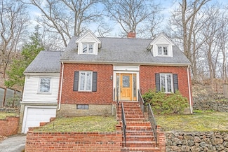 10 Chesterford Rd E, Winchester, MA 01890