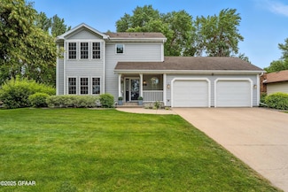 1620 8th St SE, East Grand Forks, MN 56721