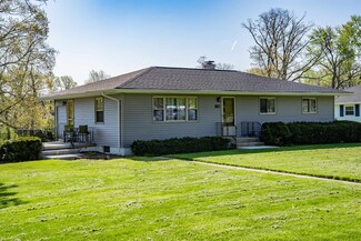 3321 Sun Valley Dr, Fort Wayne, IN 46804