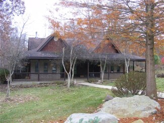 530 Hillville Rd, Karns City, PA 16041