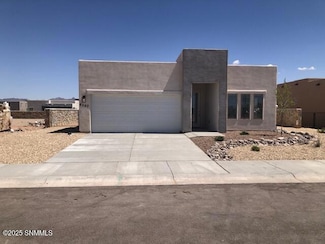 6540 Blackbird Rd, Las Cruces, NM 88012