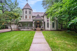 15410 Wisteria Ln, Spring Lake, MI 49456