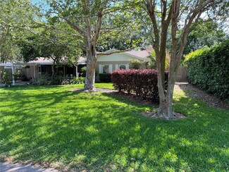 6118 Crews Lake Rd, Lakeland, FL 33812