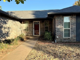 3805 Stoneybrook Dr, Chickasha, OK 73018