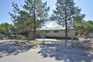 6654 Edgewood Dr NW, Los Ranchos, NM 87107