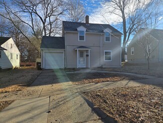 909 Furman St, Rockford, IL 61101