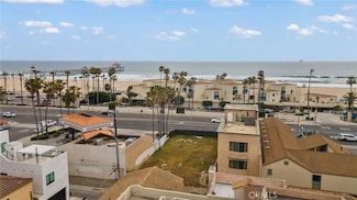 714 Pacific Coast Hwy, Huntington Beach, CA 92648