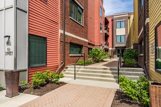 622 E 10th St Unit 211, Indianapolis, IN 46202
