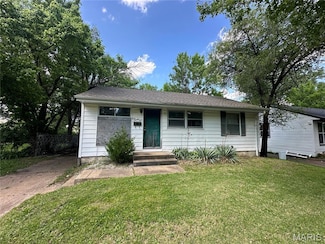 425 Crawford Rd, Saint Louis, MO 63137