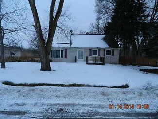 8107 Pinoak Dr, Wonder Lake, IL 60097