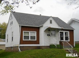 140 N Thornwood Ave, Davenport, IA 52802