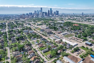 2119 Everett St, Houston, TX 77009