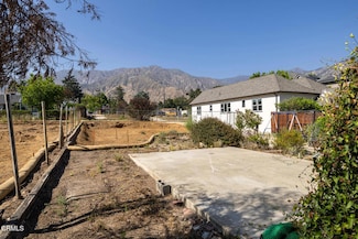 1738 La Paz Rd, Altadena, CA 91001