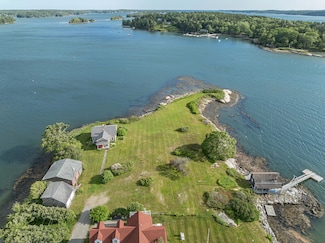 122 & 123 Isle of Springs Rd, Boothbay, ME 04537