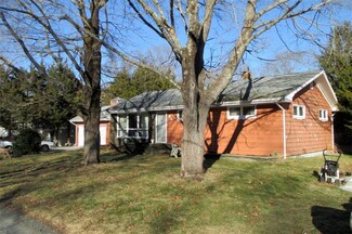 92 Campion Ave, Tiverton, RI 02878