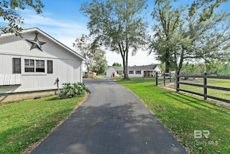 19402 Steadham Ln, Robertsdale, AL 36567