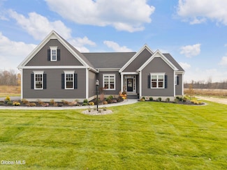 18 Dahlia Dr, Clifton Park, NY 12065