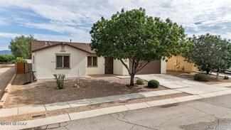 8350 W Razorbill Dr, Tucson, AZ 85757