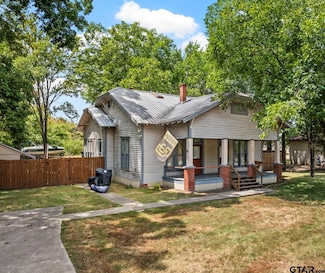 304 Holbrook St, Mount Vernon, TX 75457