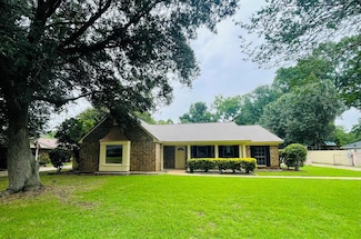 107 N Temple Rd, Natchez, MS 39120