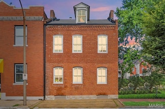 2025 S 11th St, Saint Louis, MO 63104