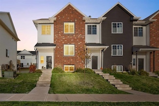 1014 Dubs Dr, Iowa City, IA 52246