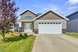 1334 6th St NW, West Fargo, ND 58078