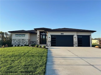 579 S Shore Dr, Pleasant Hill, MO 64080