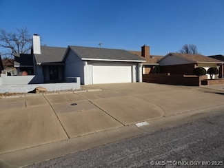 3610 Whippoorwill Ln, Enid, OK 73703