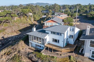 375 Monterey Ave, Lincoln City, OR 97367