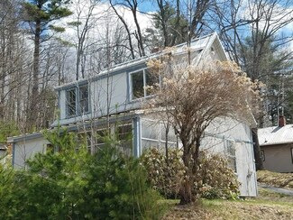 24 Spring St, Dixfield, ME 04224