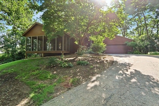 6853 Shagbark Ct, Madison, WI 53719