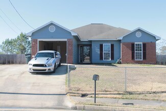 5723 E Boby St, Columbus, GA 31907
