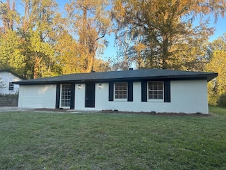 235 Greenbriar Dr, Vicksburg, MS 39180