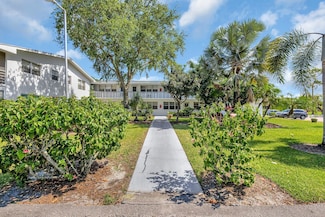 398 Sheffield Q, West Palm Beach, FL 33417