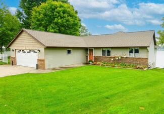 444 Whispering Oaks Dr, Muskegon, MI 49442