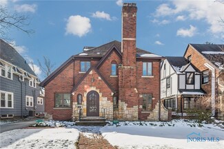 3323 Darlington Rd, Ottawa Hills, OH 43606