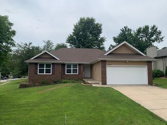 3218 E Lark St, Springfield, MO 65804