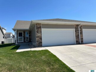 9025 Tumbleweed Dr, Lincoln, NE 68507