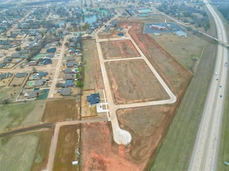 1108 Redbud Cir, Chickasha, OK 73018
