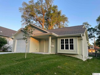 2589 Himebaugh Ave, Omaha, NE 68111