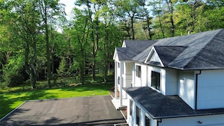 412 Mill River Rd, Oyster Bay, NY 11771