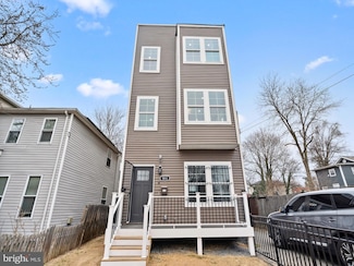 1013 48th St NE, Washington, DC 20019