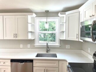 23 Pope St, Carver, MA 02330