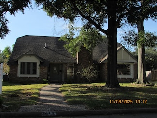 4318 Willow Hill Dr, Seabrook, TX 77586