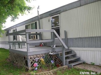 35 Second Dr, Weedsport, NY 13166