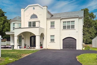 14 Barmore Dr, Stamford, CT 06905