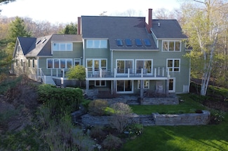 3 Lexington Ln, Rockport, ME 04856
